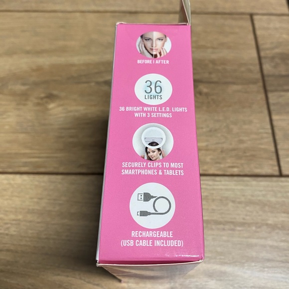 🆓FREE ADD-ON to BUNDLES OVER $50🆓 Selfie Light - Picture 2 of 3